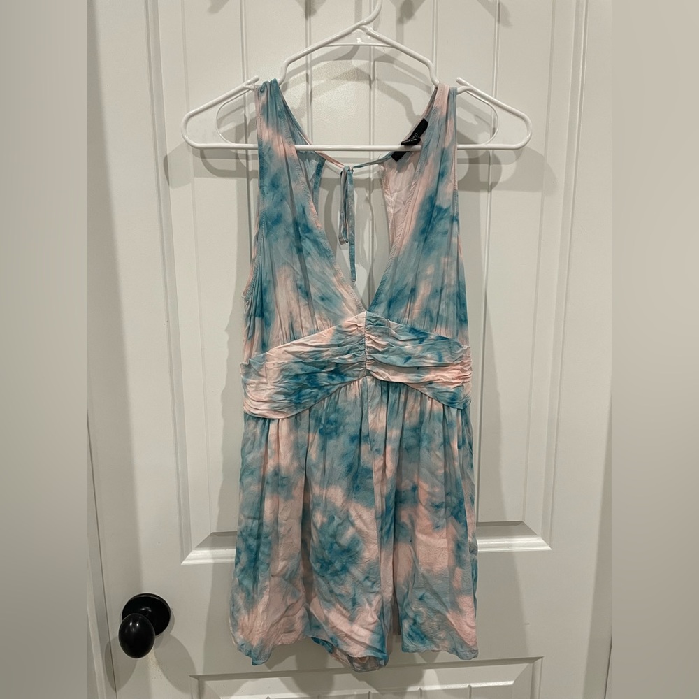 Forever 21 Womens size medium blue and pink sleeveless shorts romper